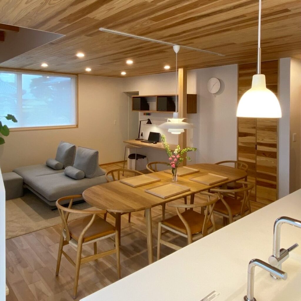 Carl Hansen & Son・louis poulsen・CH006・CH24を納品させていただきましたの納品事例写真 2