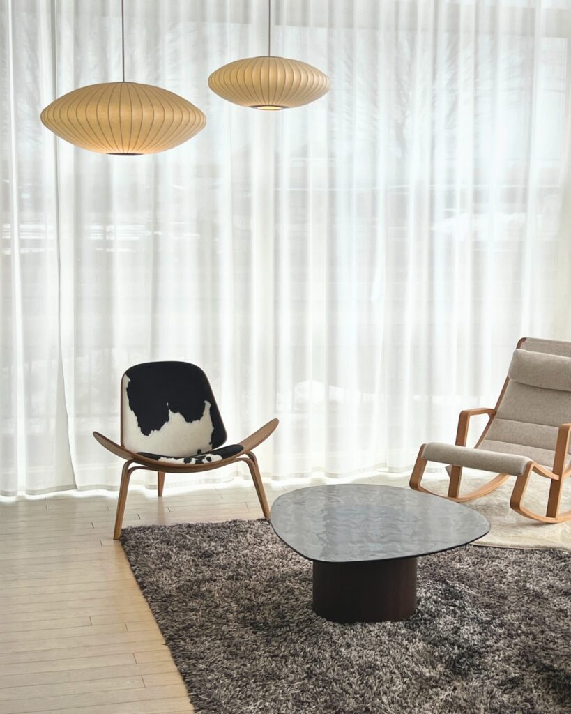 Carl Hansen & Son・座るアート・CH07を納品させていただきましたの商品紹介写真 1