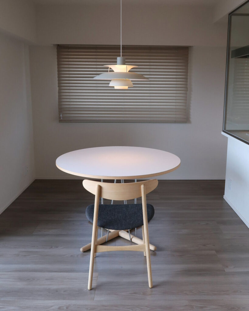 Carl Hansen & Son・louis poulsen・E20テーブル・CH30Pを納品させていただきましたの納品事例写真 1